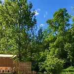 Casa de Férias Gezellige Typisch Ardense Woning Met Jacuzzi En Grote Afgesloten Tuin In Prachtige Omgeving