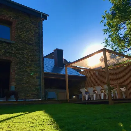 Casa de Férias Gezellige Typisch Ardense Woning Met Jacuzzi En Grote Afgesloten Tuin In Prachtige Omgeving *