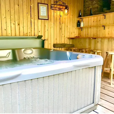 Gezellige Typisch Ardense Woning Met Jacuzzi En Grote Afgesloten Tuin In Prachtige Omgeving Prázdninový dům Houffalize