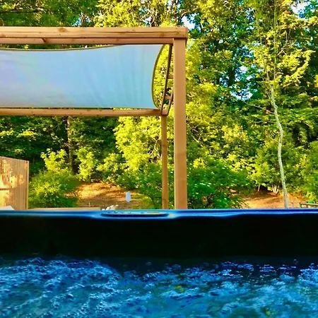 Gezellige Typisch Ardense Woning Met Jacuzzi En Grote Afgesloten Tuin In Prachtige Omgeving