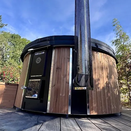 Gezellige Typisch Ardense Woning Met Jacuzzi En Grote Afgesloten Tuin In Prachtige Omgeving